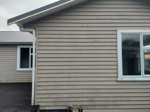Before photo of a dirty House in Hawera before a House Wash by Woosh Exterior Cleaning Taranaki NZ