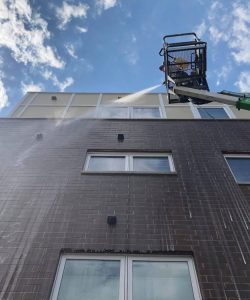 Commerical pressure washing photo